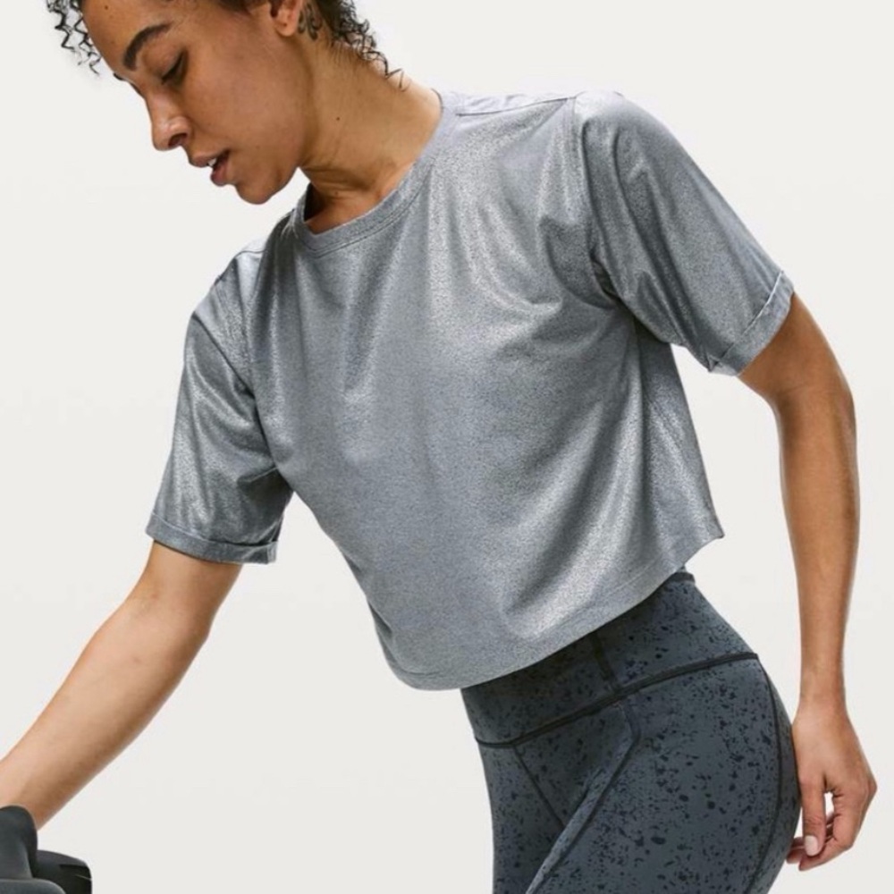 Lululemon To The Beat Tee *lululemon X
SoulCycle - Size 8